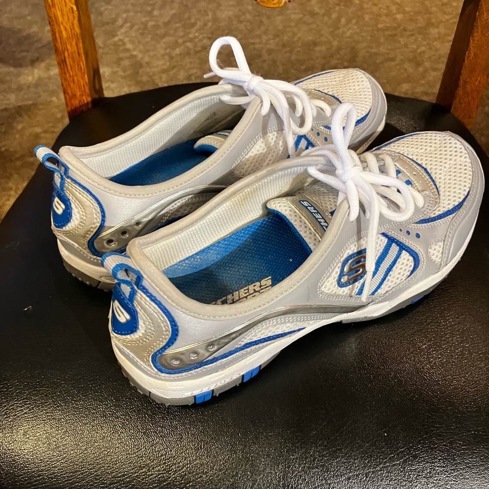 A PAIR of SKECHERS SPORT SHOES size 8 Grey,silver,White, blue.women’s